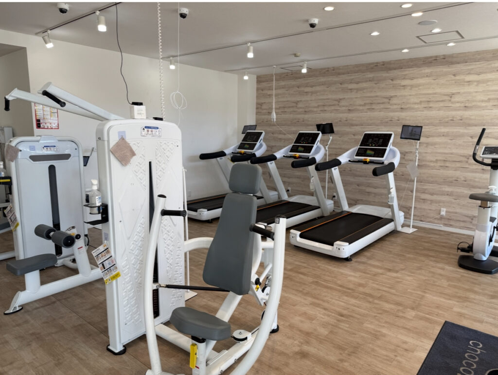 マシン少なめなジム